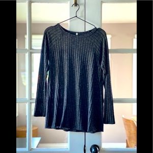 GREY TUNIC. size medium. flowy. soft.